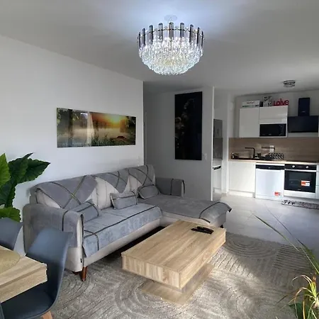 Linaland - Charming Near Paris